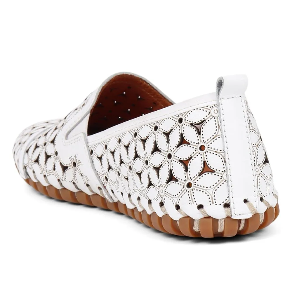 Cut Out Leather Pumps  - KARY39001 / 325 130