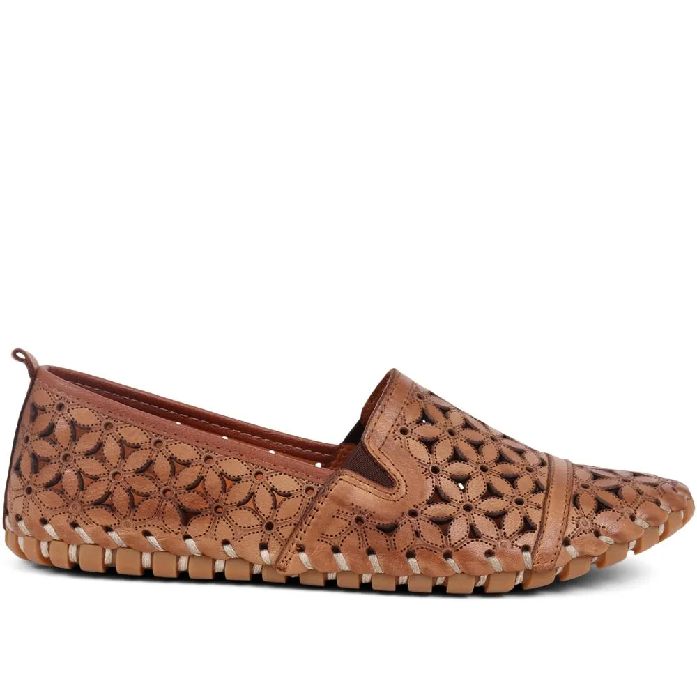 Cut Out Leather Pumps  - KARY39001 / 325 130
