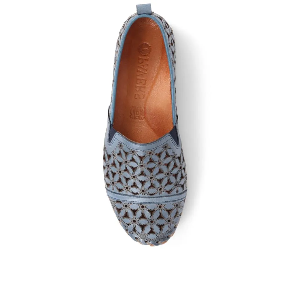 Cut Out Leather Pumps  - KARY39001 / 325 130