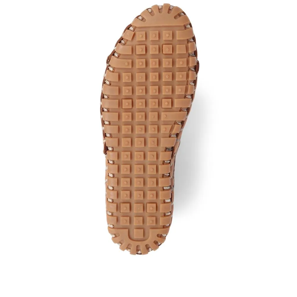 Cut Out Leather Pumps  - KARY39001 / 325 130