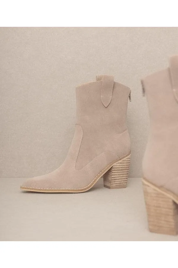 OASIS SOCIETY Tara - Two Paneled Western Boots