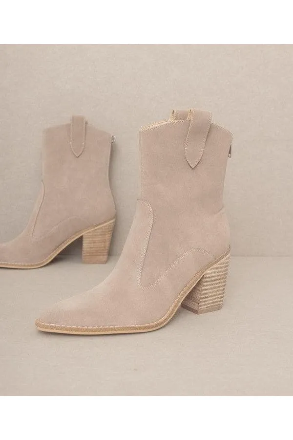 OASIS SOCIETY Tara - Two Paneled Western Boots