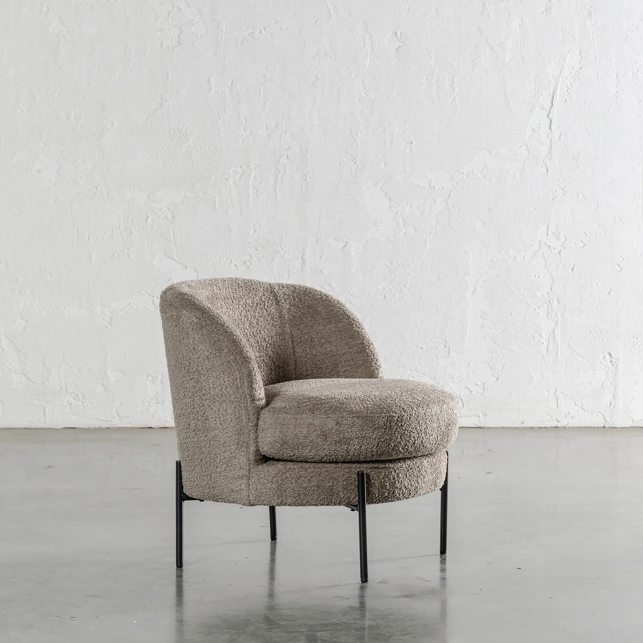 SEVILLA MODERNA TUB CHAIR  |  SAHARA DUNE BOUCLE
