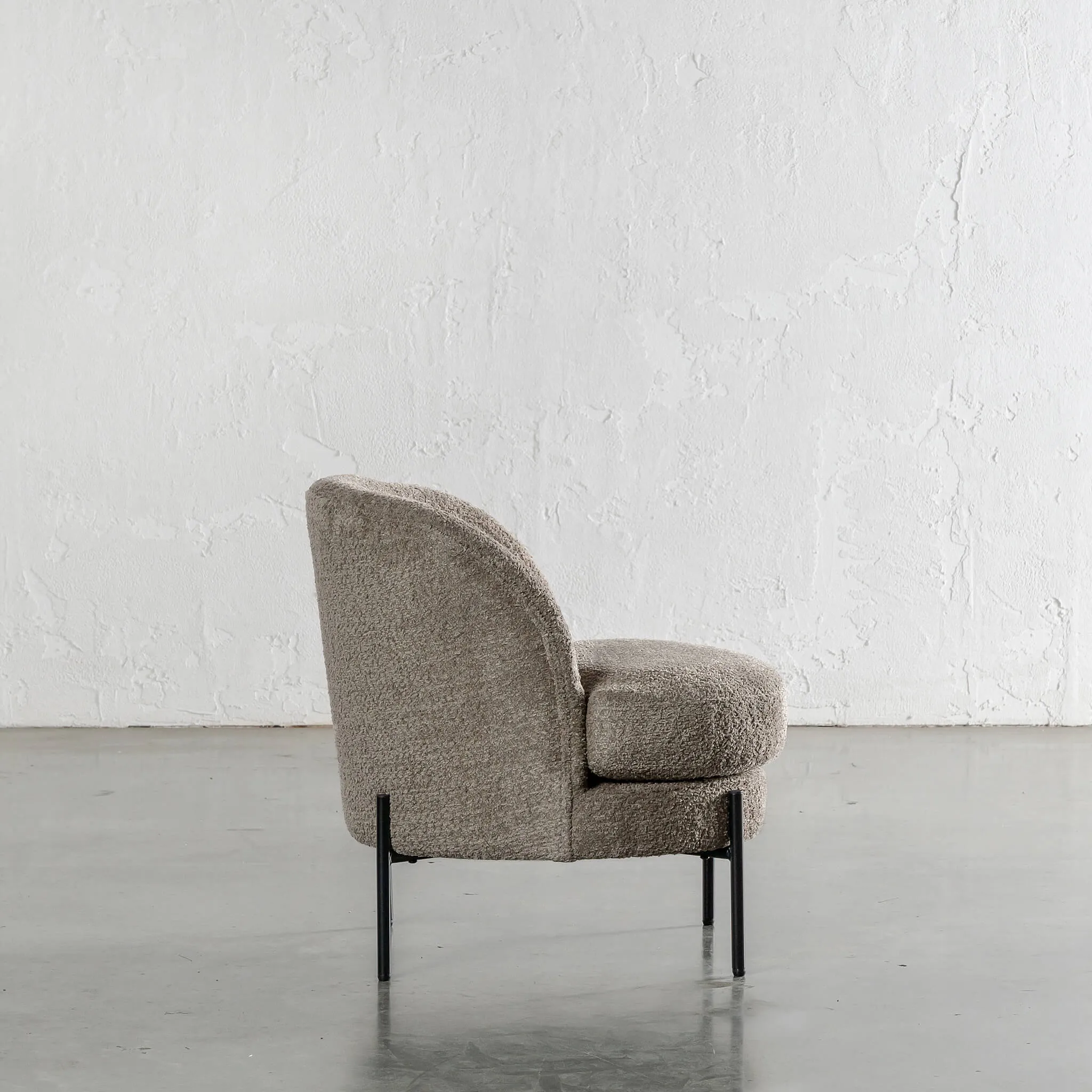 SEVILLA MODERNA TUB CHAIR  |  SAHARA DUNE BOUCLE